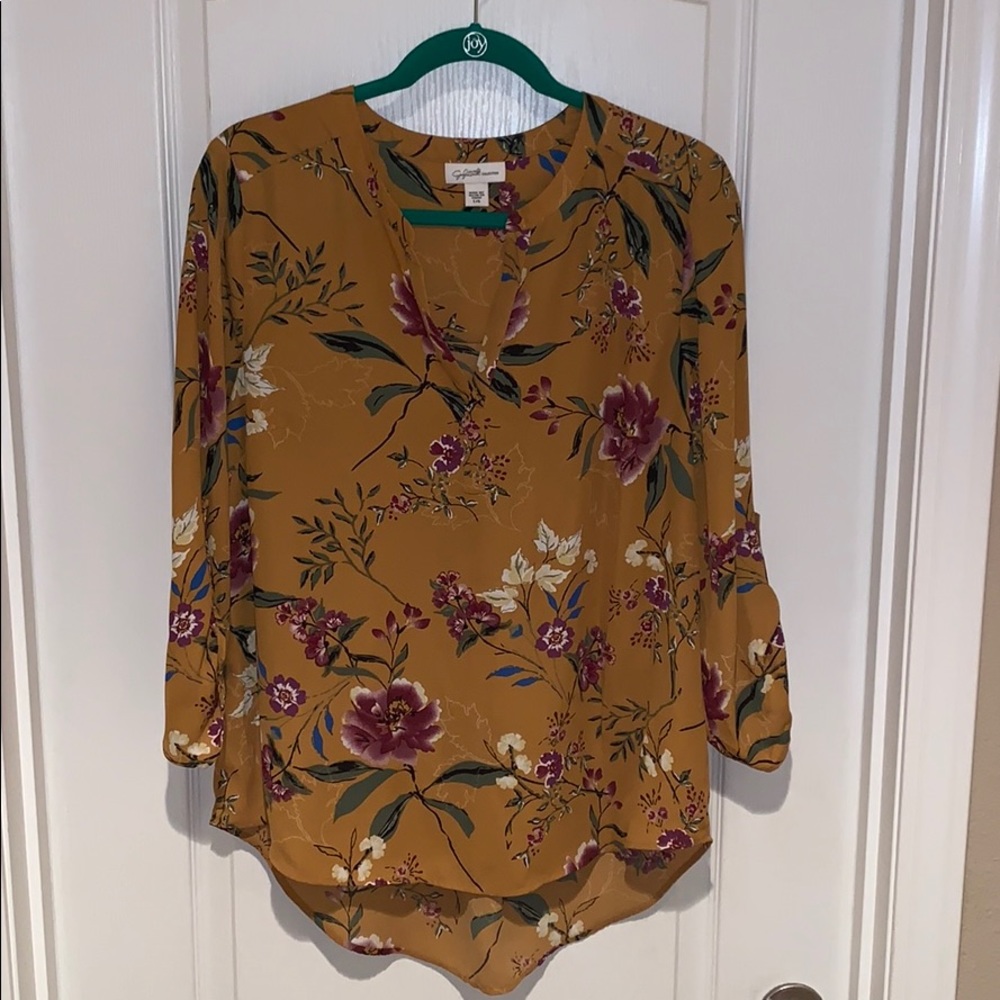 2/$10 - Jaclyn Smith Blouses